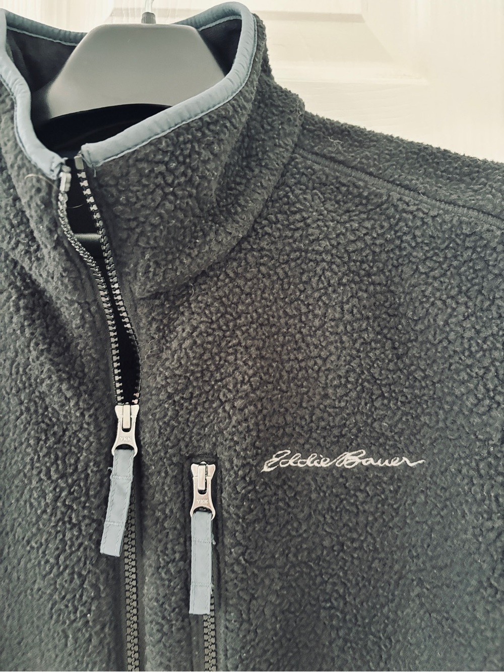 Men's Eddie Bauer Black Zippered Fleece Vest - Size Tall Large - Picture 3 of 5
